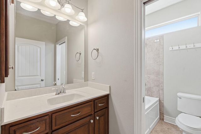 1203 N Bay Meadow Court, Nixa, MO 65714