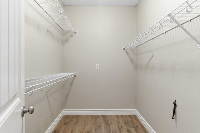 1203 N Bay Meadow Court, Nixa, MO 65714