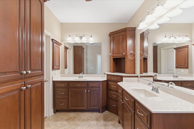 1203 N Bay Meadow Court, Nixa, MO 65714