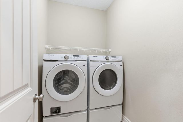 1203 N Bay Meadow Court, Nixa, MO 65714