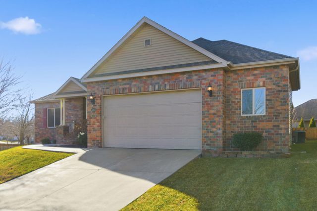 1203 N Bay Meadow Court, Nixa, MO 65714