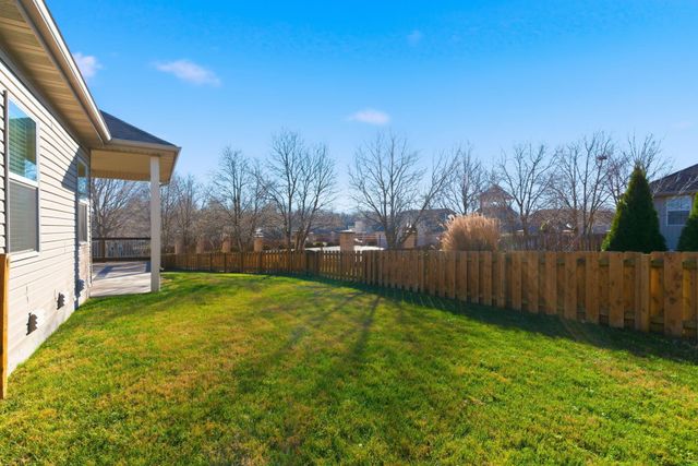 1203 N Bay Meadow Court, Nixa, MO 65714