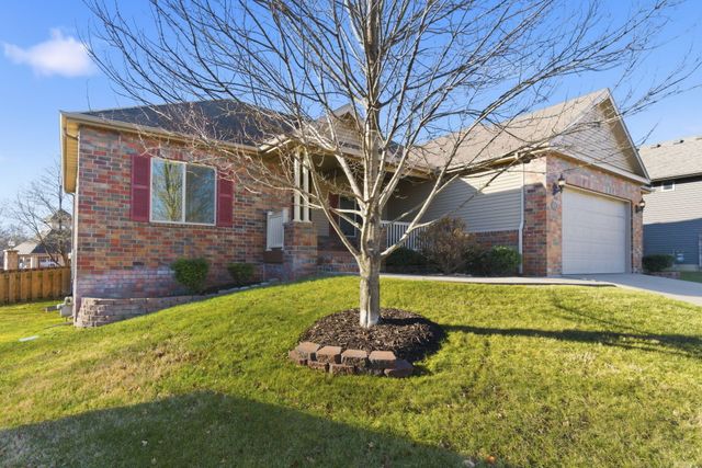 1203 N Bay Meadow Court, Nixa, MO 65714