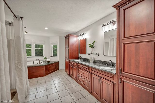 12105 Girdled Road, Concord Twp, OH 44077