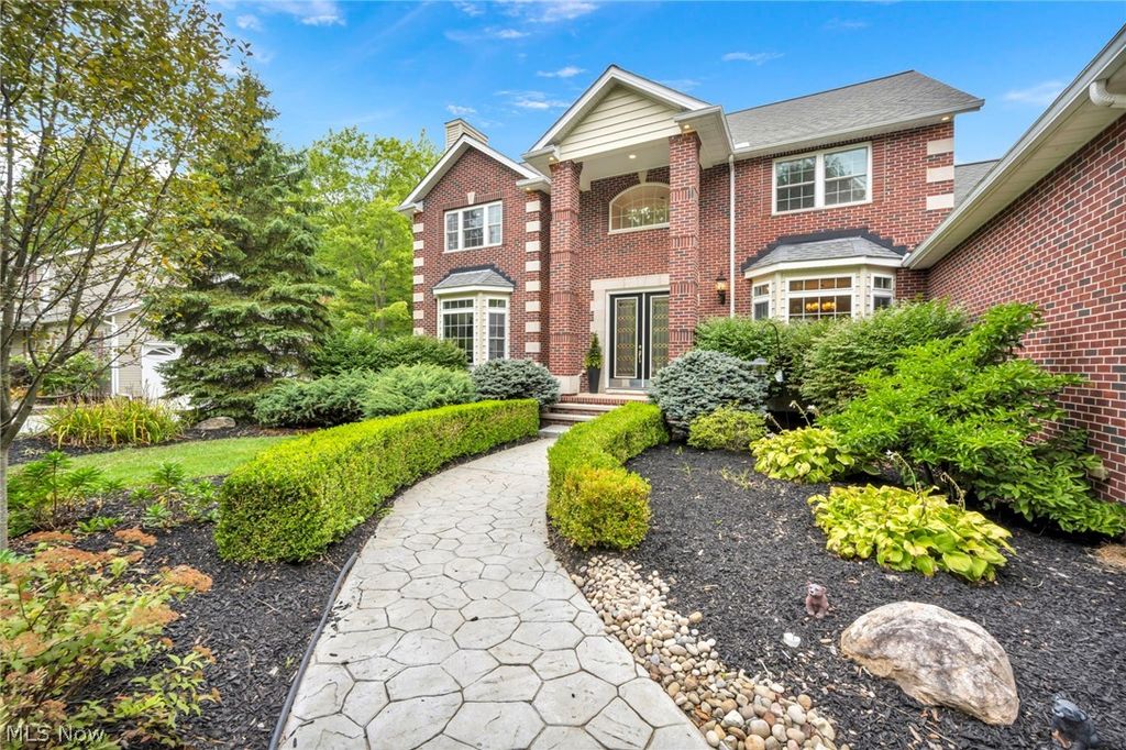 12105 Girdled Road, Concord Twp, OH 44077