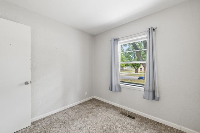 6212 N West Park View st, Park City, KS 67219