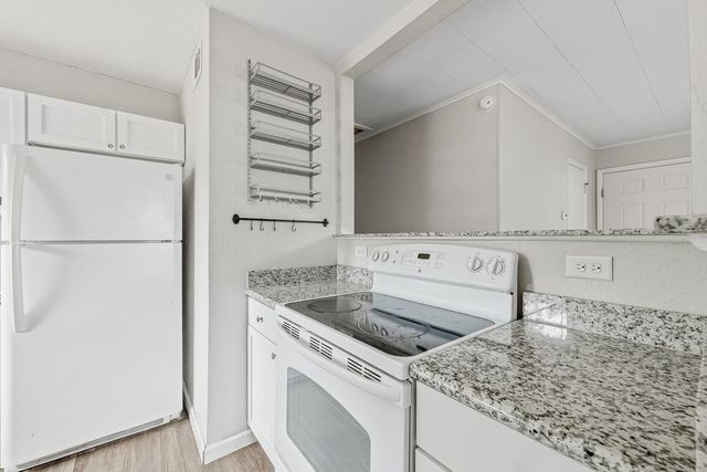6212 N West Park View st, Park City, KS 67219
