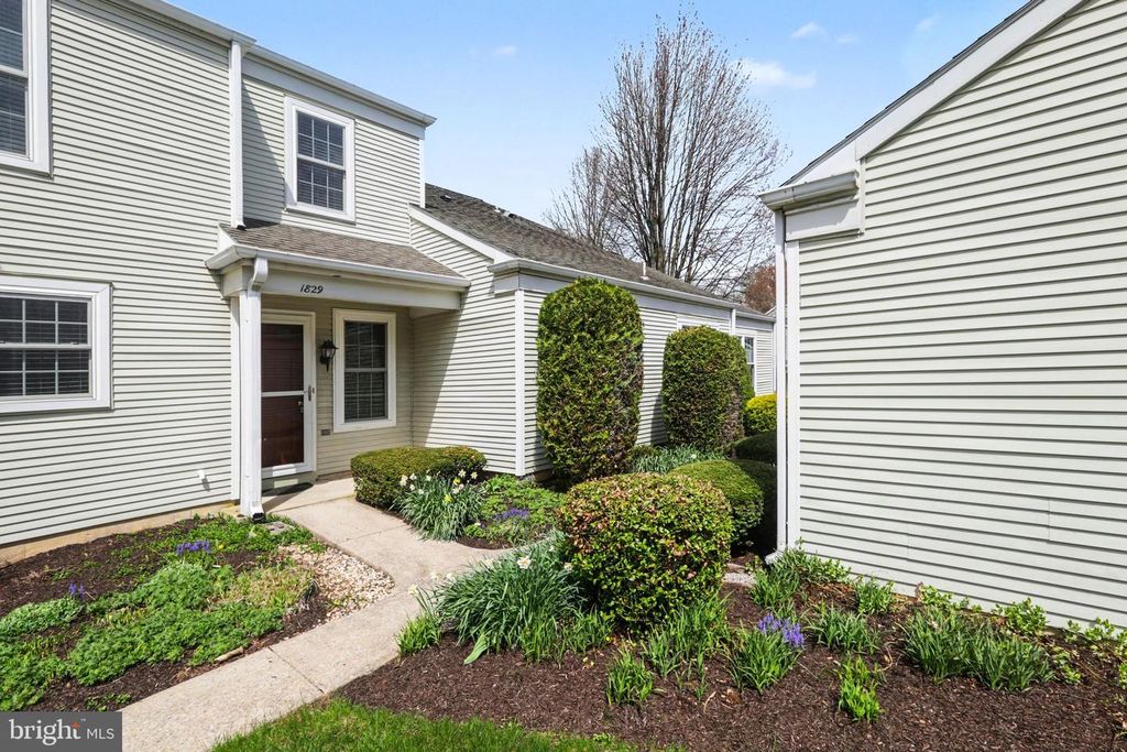 1829 WEXFORD RD, Palmyra, PA 17078