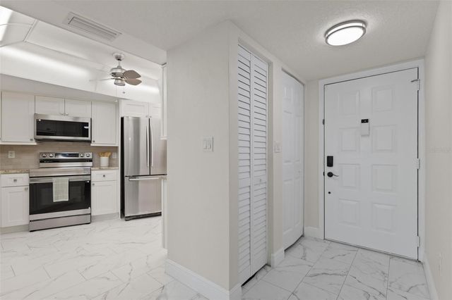 7540 SUNSHINE SKYWAY LANE S T35, St Petersburg, FL 33711