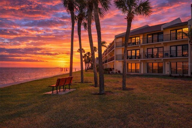 7540 SUNSHINE SKYWAY LANE S T35, St Petersburg, FL 33711