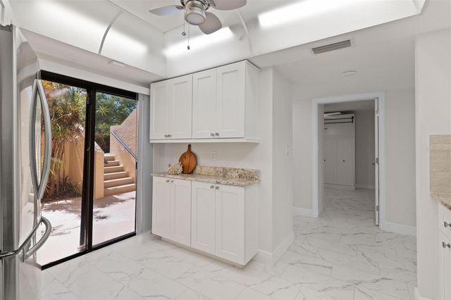 7540 SUNSHINE SKYWAY LANE S T35, St Petersburg, FL 33711