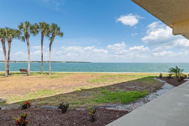 7540 SUNSHINE SKYWAY LANE S T35, St Petersburg, FL 33711