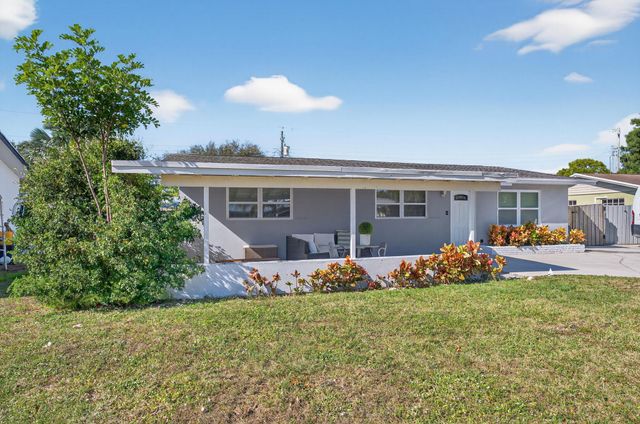 511 Iris Avenue, Palm Beach Gardens, FL 33410