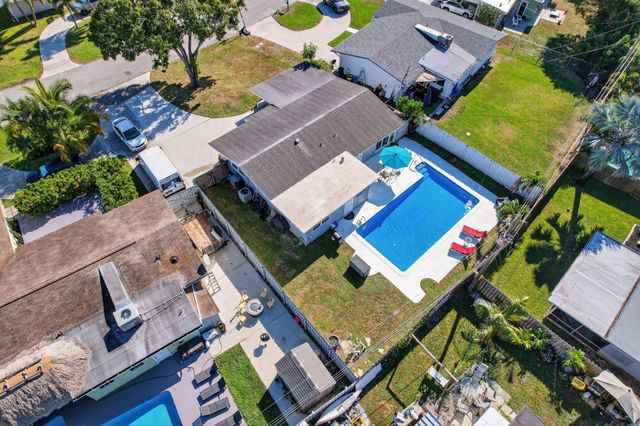 511 Iris Avenue, Palm Beach Gardens, FL 33410