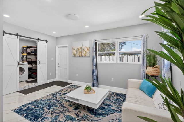 511 Iris Avenue, Palm Beach Gardens, FL 33410