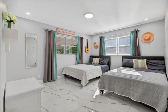 511 Iris Avenue, Palm Beach Gardens, FL 33410