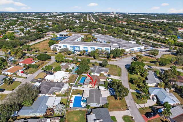 511 Iris Avenue, Palm Beach Gardens, FL 33410