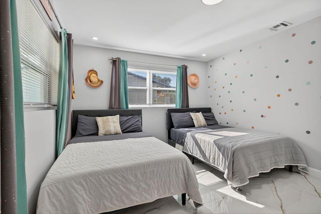 511 Iris Avenue, Palm Beach Gardens, FL 33410