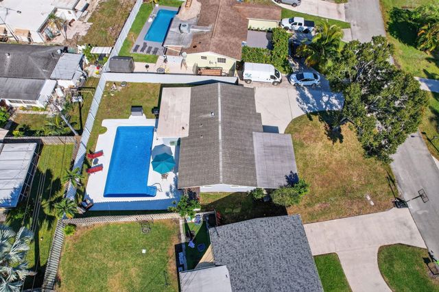 511 Iris Avenue, Palm Beach Gardens, FL 33410