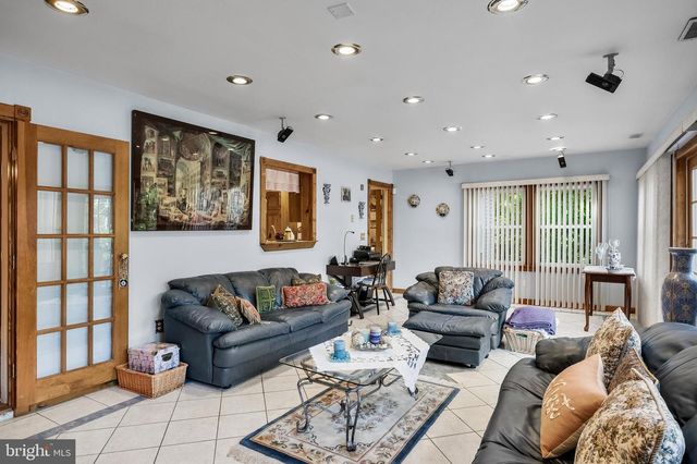 245 ASHLAND AVE, Cherry Hill, NJ 08003
