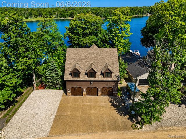 5940 Silver Birch Road, Hadley Township, MI 48462
