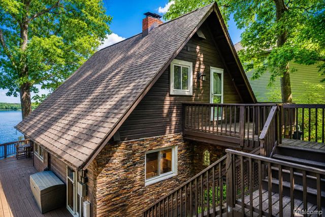 5940 Silver Birch Road, Hadley Township, MI 48462