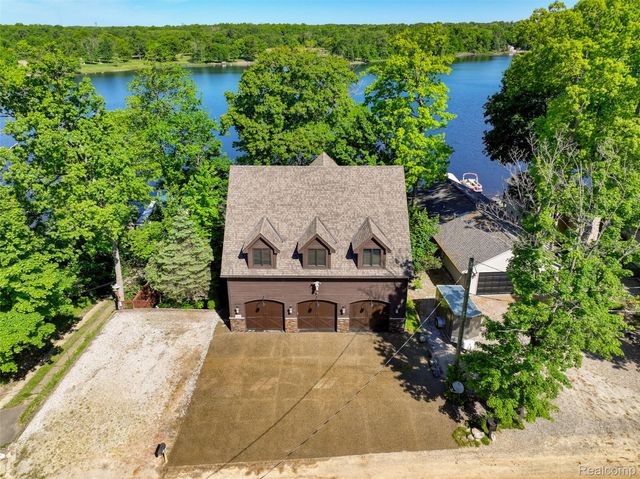 5940 Silver Birch Road, Hadley Township, MI 48462