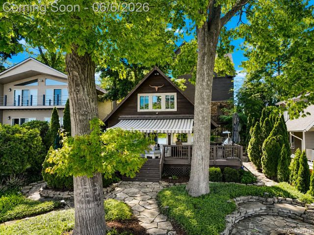 5940 Silver Birch Road, Hadley Township, MI 48462