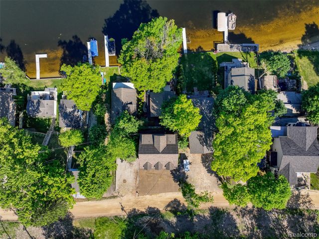 5940 Silver Birch Road, Hadley Township, MI 48462