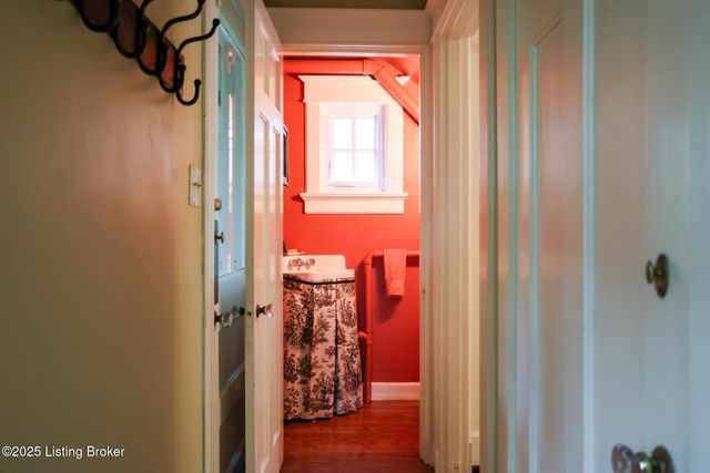 1722 Windsor Pl, Louisville, KY 40204