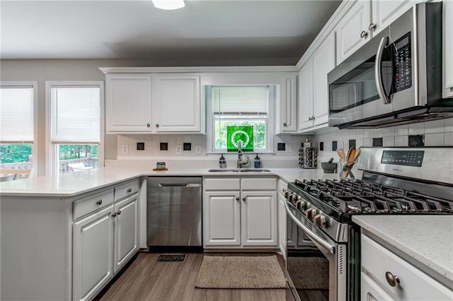 1800 Hazy Glen Court NW, Acworth, GA 30102