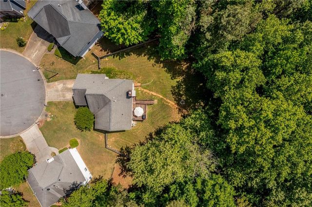 1800 Hazy Glen Court NW, Acworth, GA 30102