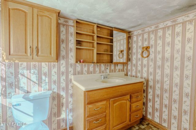 158 Stiles Rd, Madisonville, TN 37354