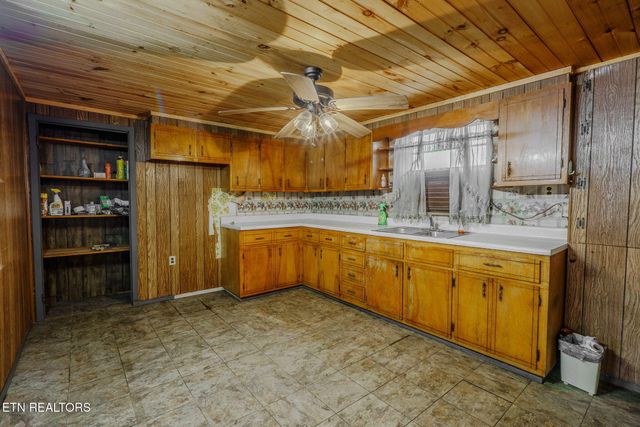 158 Stiles Rd, Madisonville, TN 37354