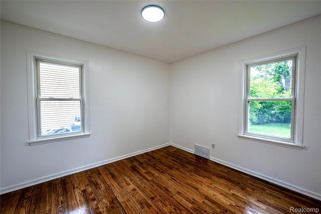 13680 Borgman Street, Oak Park, MI 48237