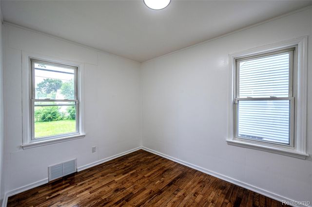 13680 Borgman Street, Oak Park, MI 48237