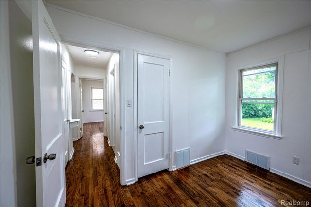 13680 Borgman Street, Oak Park, MI 48237