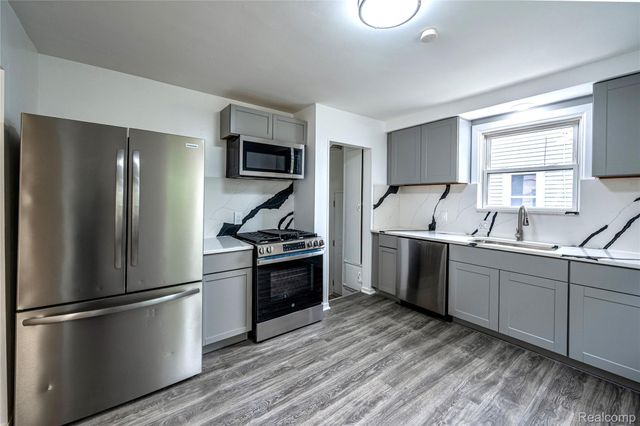 13680 Borgman Street, Oak Park, MI 48237