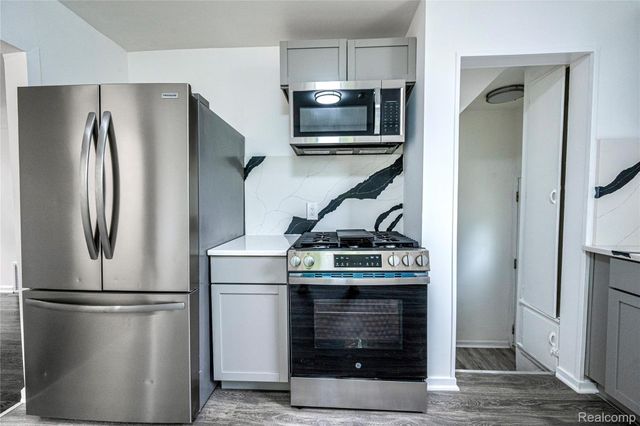 13680 Borgman Street, Oak Park, MI 48237