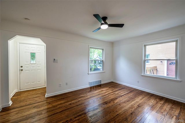 13680 Borgman Street, Oak Park, MI 48237