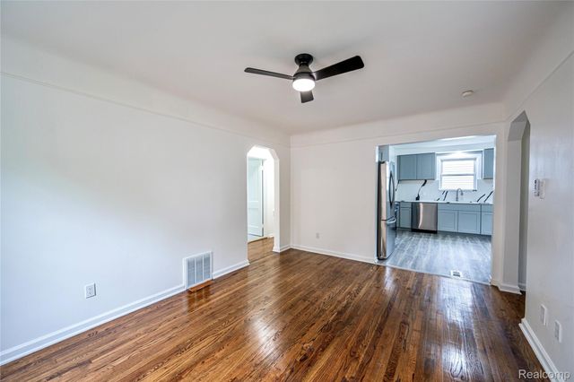13680 Borgman Street, Oak Park, MI 48237