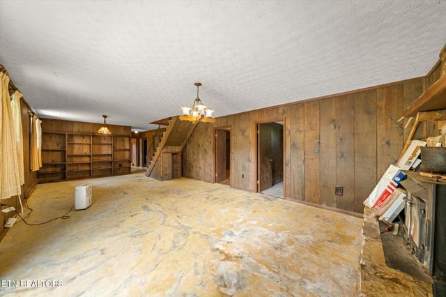 1222 Mini Huskey Rd, Maryville, TN 37801