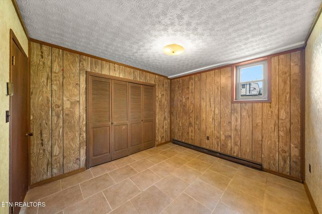 1222 Mini Huskey Rd, Maryville, TN 37801