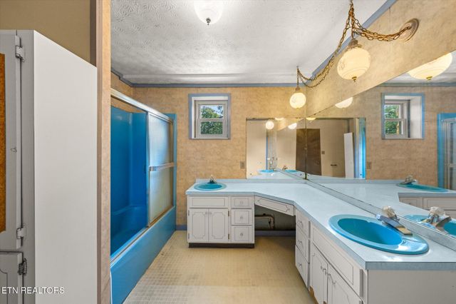 1222 Mini Huskey Rd, Maryville, TN 37801