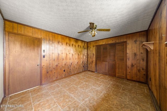 1222 Mini Huskey Rd, Maryville, TN 37801