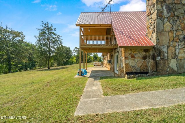 1222 Mini Huskey Rd, Maryville, TN 37801