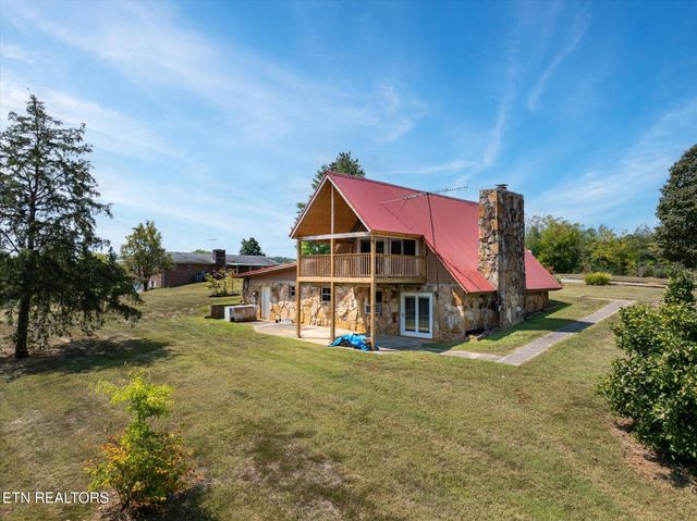 1222 Mini Huskey Rd, Maryville, TN 37801