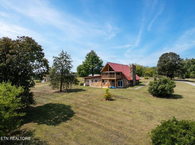 1222 Mini Huskey Rd, Maryville, TN 37801