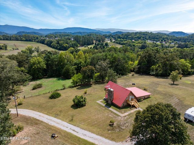 1222 Mini Huskey Rd, Maryville, TN 37801