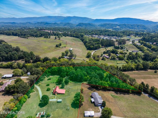 1222 Mini Huskey Rd, Maryville, TN 37801